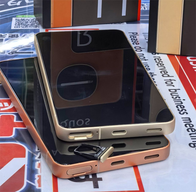 AQUOS R11
