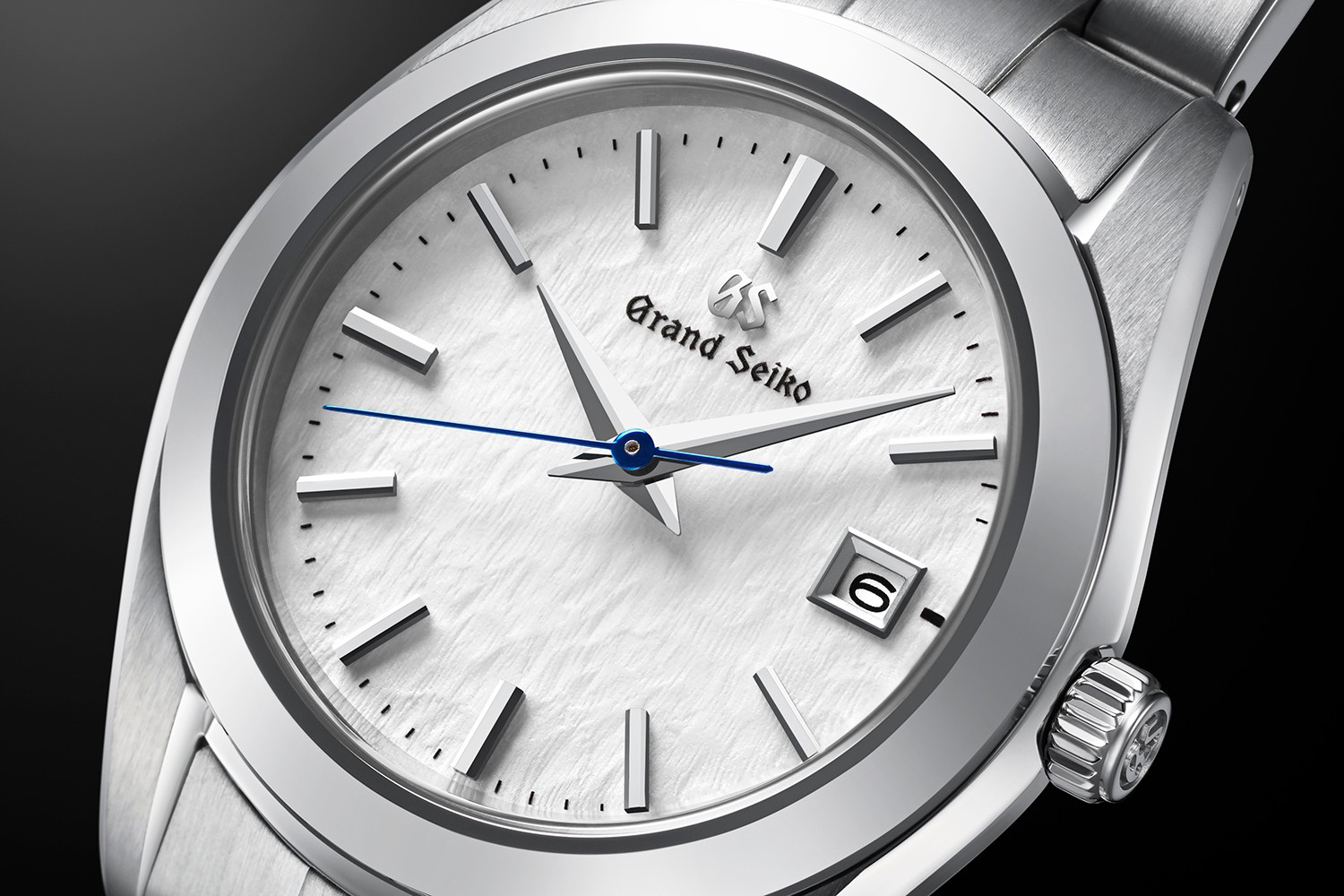 03_STGF359_dial_web.jpg