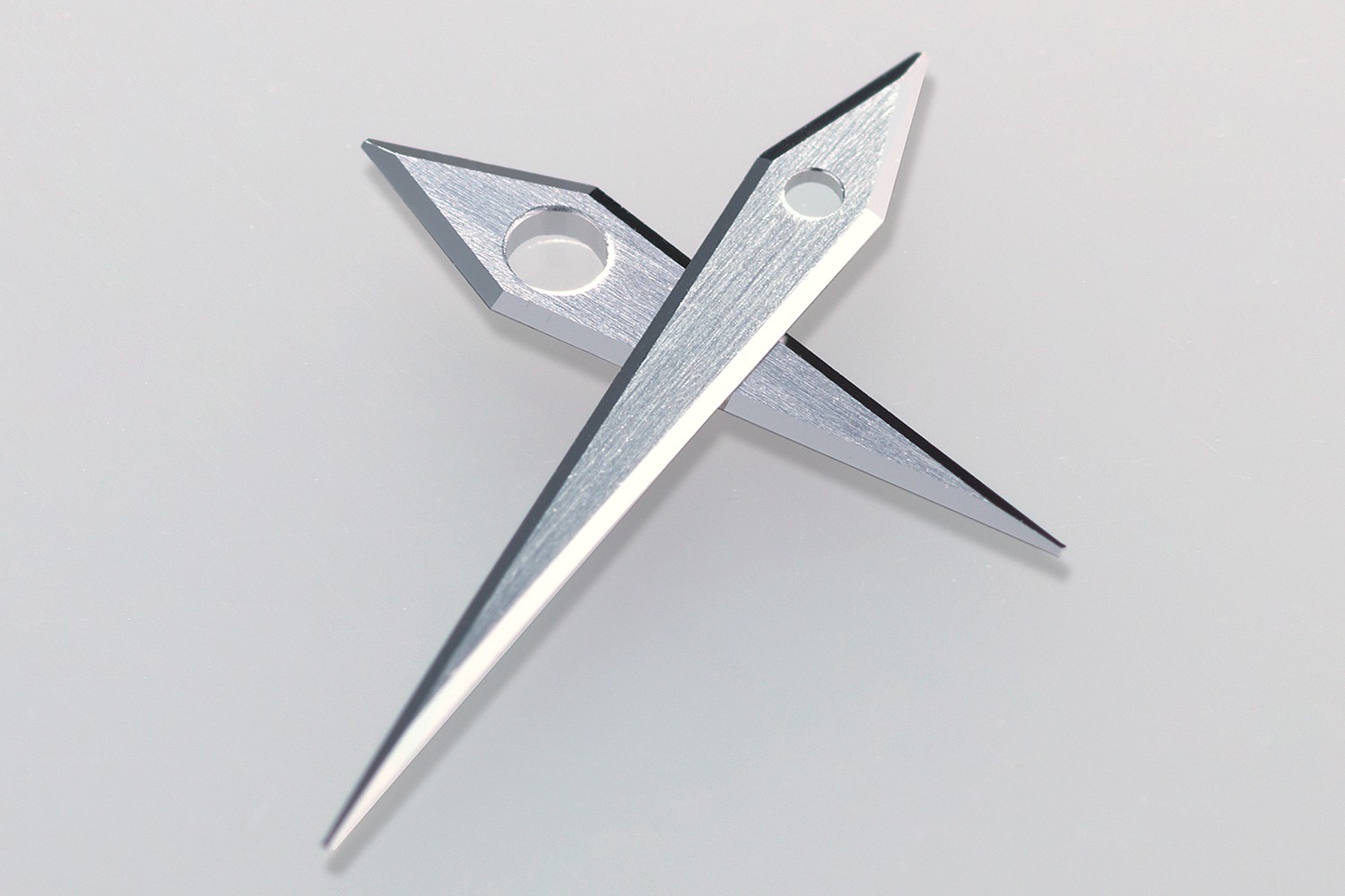 04_Hands_SBGJ203_StainlessSteel_1web.jpg