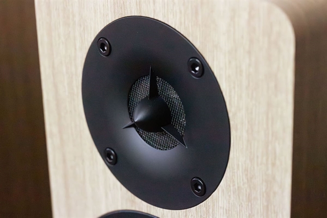 AIRPULSE A60: компактные настольные колонки с USB-C, Bluetooth и ценой около 88 000 иен