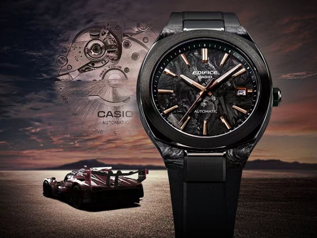 Casio показала механические Edifice x Toyota Racing EFK-200XPB-1A с карбоновым циферблатом