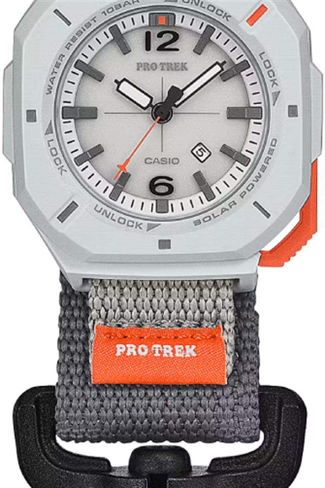 Casio представила PRO TREK PRJ-01 и PRJ-01AE с солнечной зарядкой и люминесцентным циферблатом