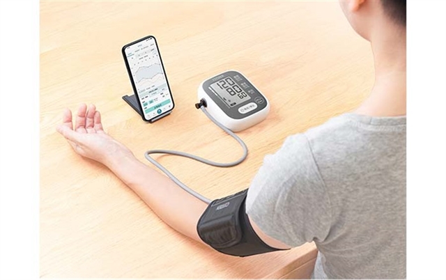 Citizen представила бюджетные тонометры CHUN390C и CHWL350C с Bluetooth