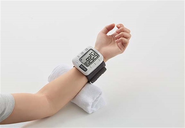 Citizen представила бюджетные тонометры CHUN390C и CHWL350C с Bluetooth