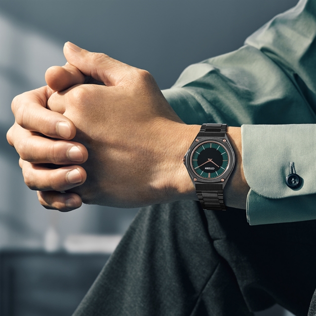 Citizen Eco-Drive One AR5065-54W вышли лимитом с черным корпусом и зеленым циферблатом