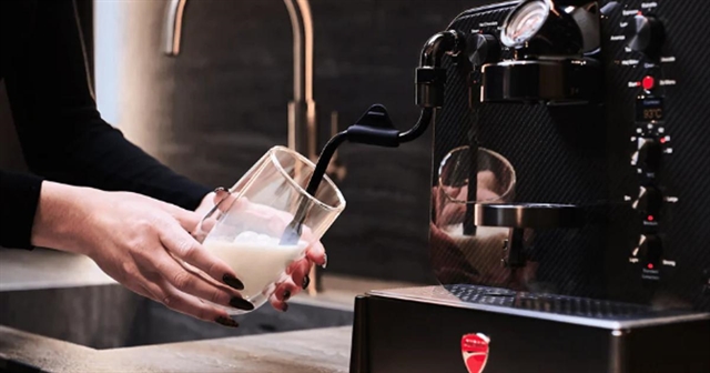 Cuisine Barista и Ducati выпустили кофемашину Barista M3 1926 тиражом 1926 штук