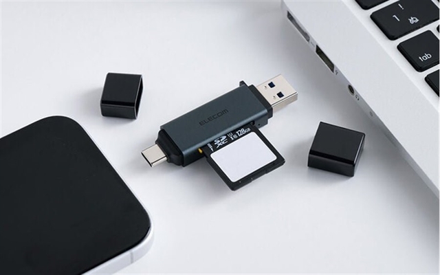 Elecom выпустила кардридер MR3C-D21BK с USB-C и USB-A