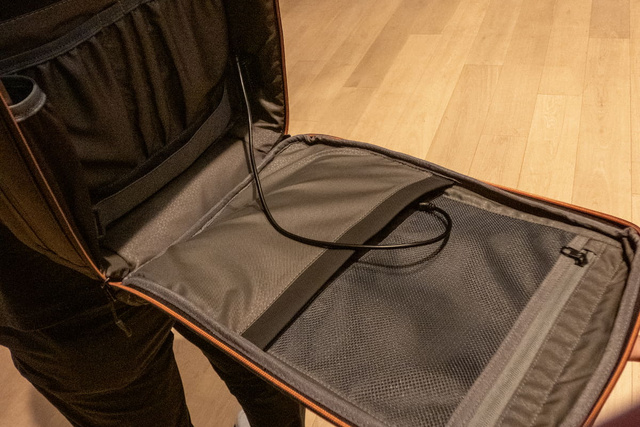 Jackery выпустила Solar Backpack с солнечной панелью для зарядки на ходу