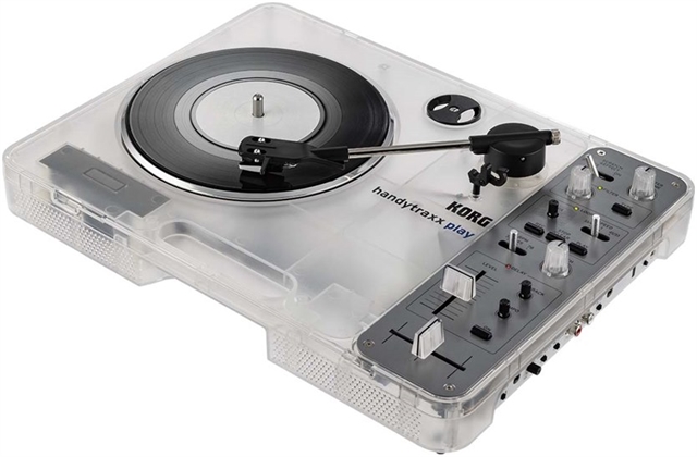 atmos и KORG выпустят прозрачный проигрыватель handytraxx play Clear White