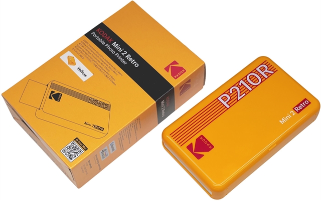 Kodak Mini 2 Retro печатает фото с iPhone примерно за минуту и стоит 43 иены за снимок