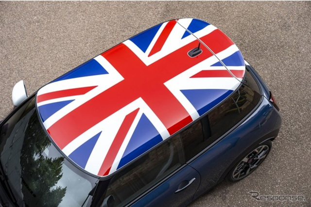 MINI Cooper Oxford Edition отметил 25-летие производства большим Union Jack