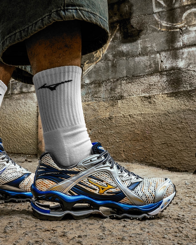 Mizuno возвращает WAVE PROPHECY 1 и пересобирает культовую подошву современными технологиями
