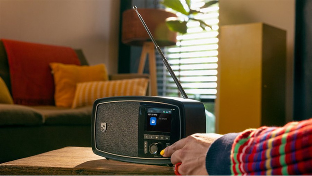 Philips TAV2000 объединил ретродизайн 1950-х, Bluetooth и FM-радио