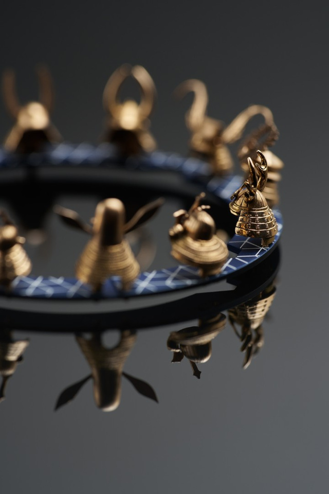 Roger Dubuis превратила 12 самурайских шлемов в Excalibur The Kabuto Legacy