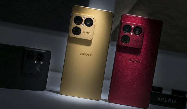 Покупатели Xperia 1 VIII неожиданно предпочли старшую версию с 16 ГБ памяти