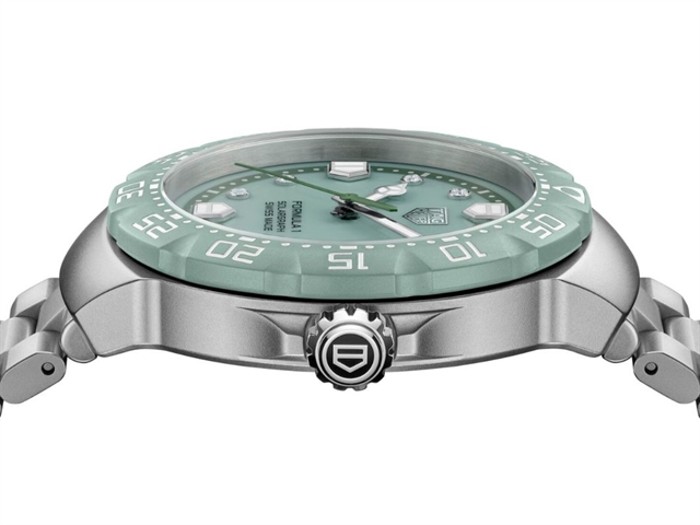TAG Heuer добавила пастельные цвета в Formula 1 Solargraph