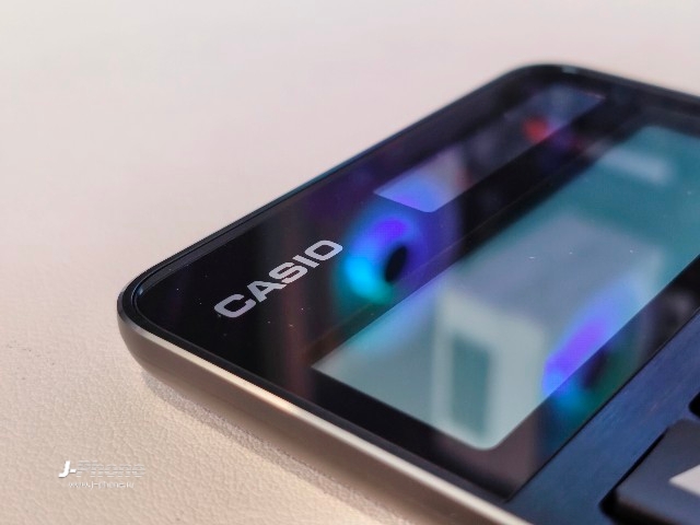 Casio S100, фирменный логотип