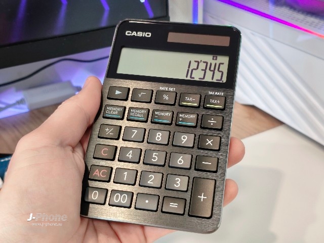 Casio S100 в руке