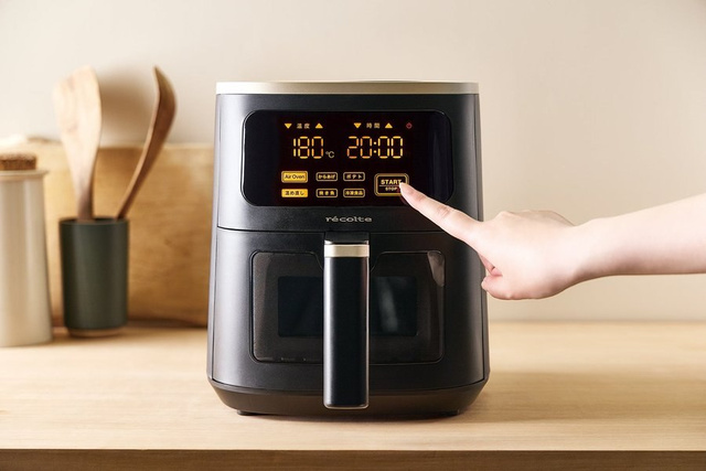 Recolte представила Air Oven 4L с подсветкой и окном в дверце