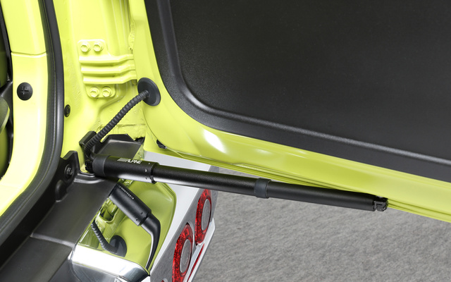 Alpine Style научила заднюю дверь Suzuki Jimny открываться сама