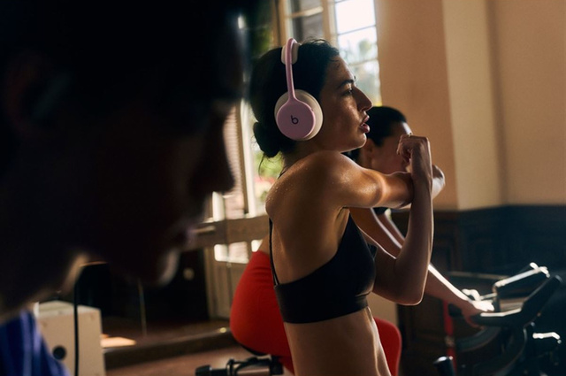 Beats выпустила Beats 360 со сменными амбушюрами и накладкой оголовья