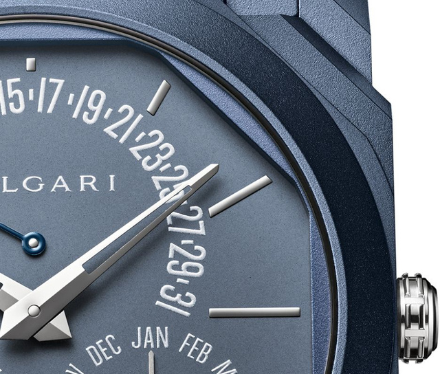 Bvlgari добавила монохромный синий цвет ультратонким Octo Finissimo Perpetual Calendar