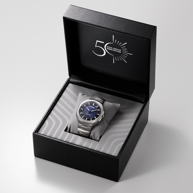 Citizen выпустила в Японии Eco-Drive PHOTON с многослойным циферблатом