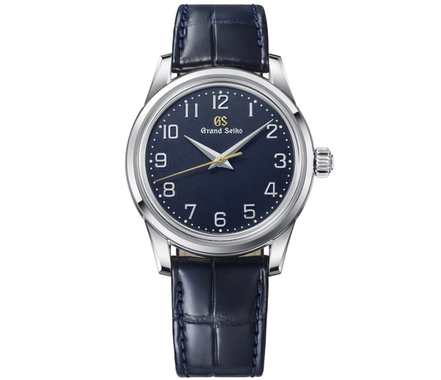 Grand Seiko SBGW325 получила циферблат индиго и ремешок ручного окрашивания