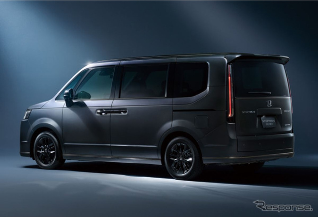 Honda выпустила Step WGN e:HEV Spada Black Edition с тёмной отделкой и новым оснащением