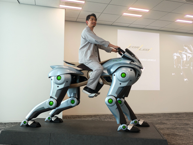Kawasaki раскрыла план развития ездового робота CORLEO до 2035 года
