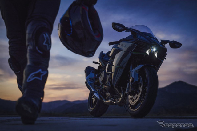 Kawasaki Ninja H2 Carbon вызвала в Японии восторг и разговоры о цене мечты