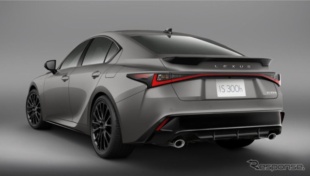 Lexus обновила IS300h и представила F SPORT Mode Black VI с колёсами BBS