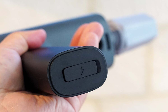 MIRABLE AQUABLAST MINI очищает поверхности струёй с ультратонкими пузырьками