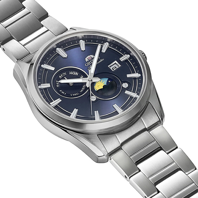 Orient представила четыре новых цвета часов Stretto Sun and Moon