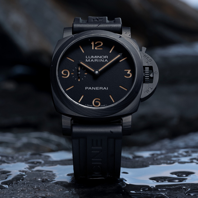 Panerai представила Luminor Marina PAM01707 в корпусе Carbotech