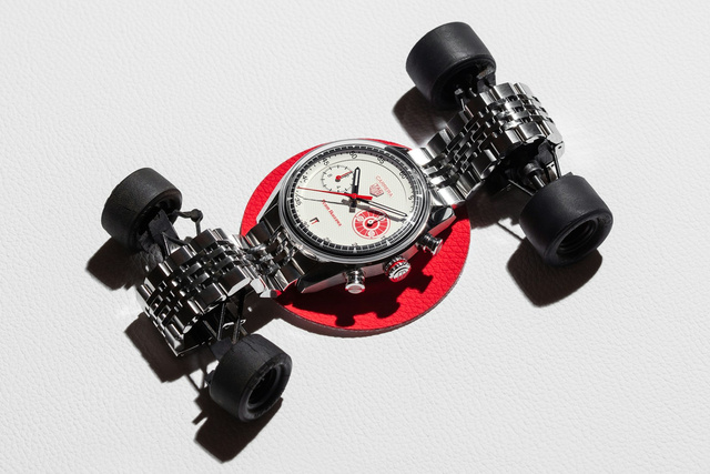 TAG Heuer выпустила Carrera Chronograph × Team Ikuzawa тиражом 150 экземпляров