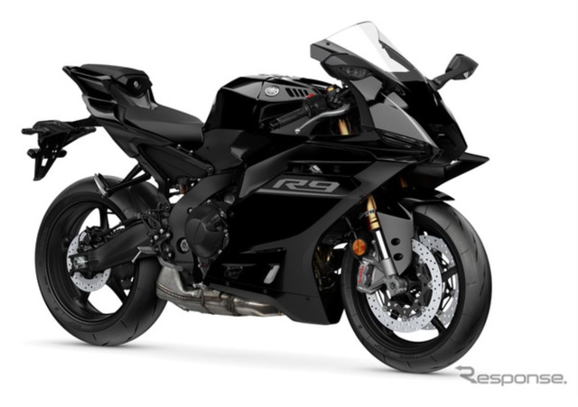 Yamaha добавила YZF-R9 яркую расцветку с алыми колёсами